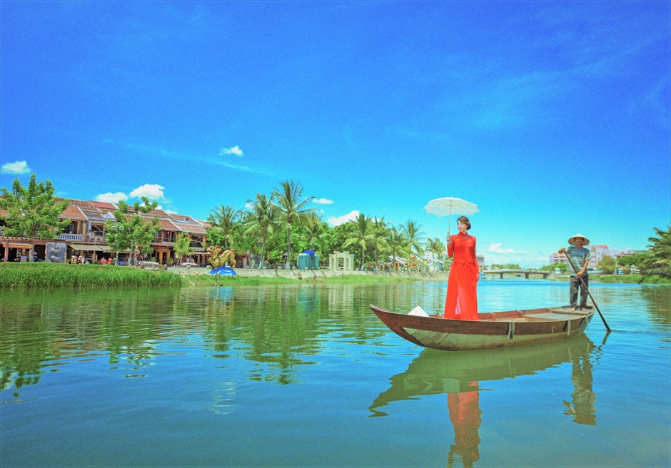 ベトナム・ホイアン・フォトウェディング/
Hoi An River Photo Wedding Ao Dai/
ホイアン・リバー/アオザイ